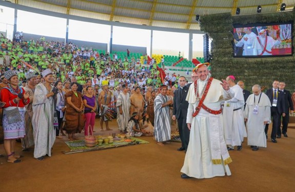 Papa Francisco no Coliseu Madre de Dios. Foto: Andina