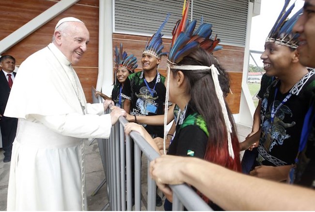 Os povos indígenas aguardavam com grande expectativa o líder supremo da Igreja Católica e autor da encíclica Laudato Si' ou Louvado seja. Foto: Andina